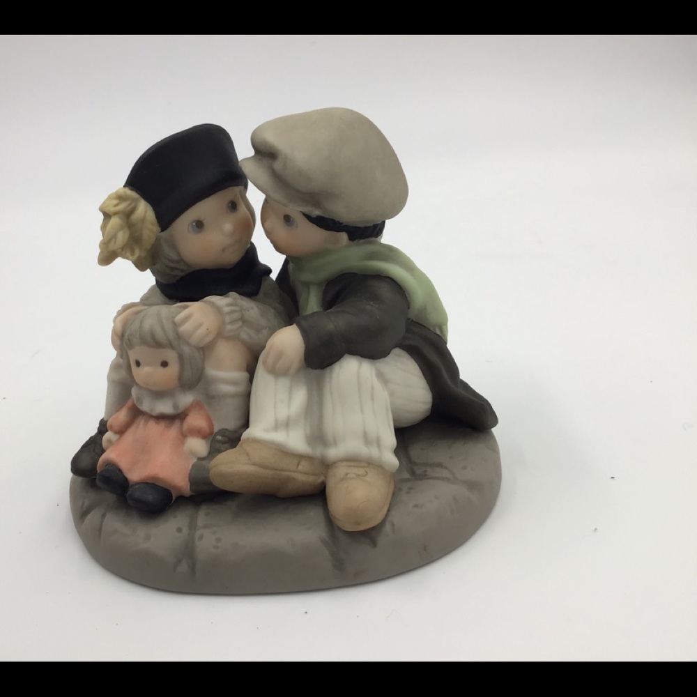 Kim Anderson Enesco 1998 Little boy girl flower